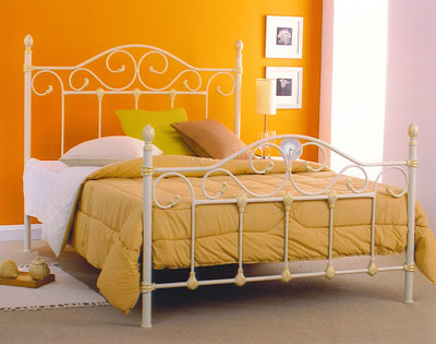 Avon-Bed.jpg